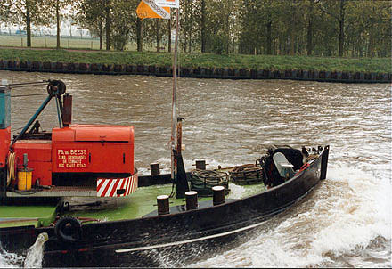 luxe motor charg&eacute; Rheinkanal (nl)